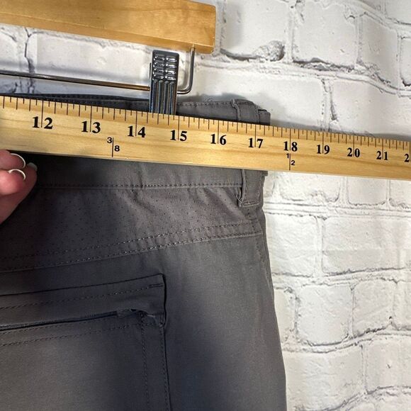 HUK Shorts Large Men's Gray Next Level Quick-Drying Performance Fishing Shorts - Picture 5 of 10